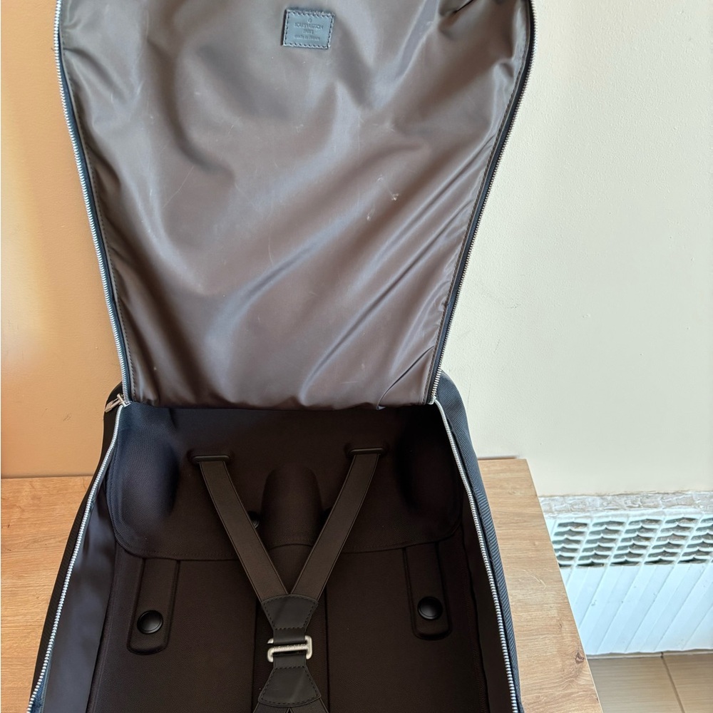 Authentic Louis Vuitton carry on suitcase - Picture 7 of 10